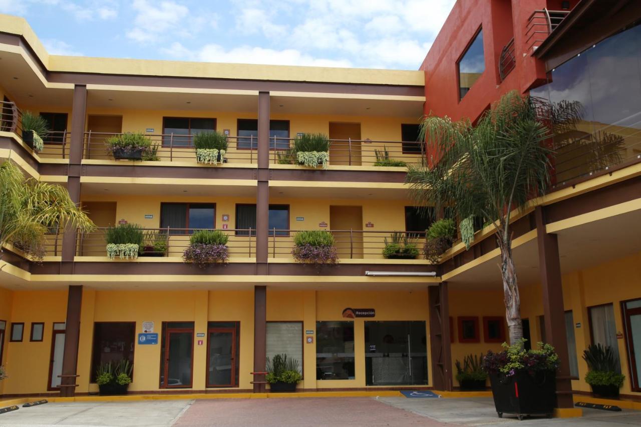 Hotel Plaza Bernal Exterior foto
